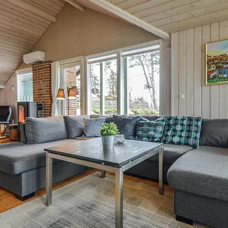 Three-bedroom In Knebel