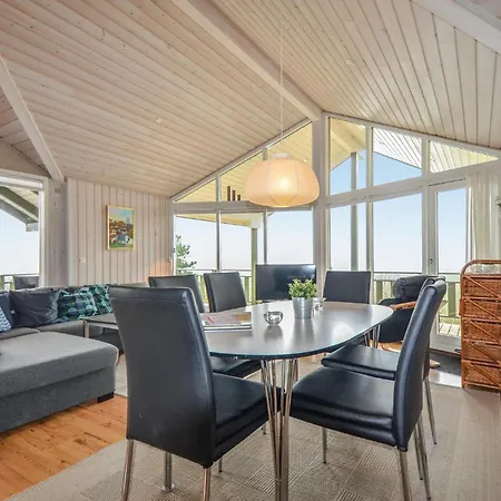 Dom wakacyjny Three-bedroom In Knebel