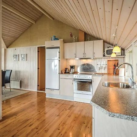Three-bedroom In * Knebel