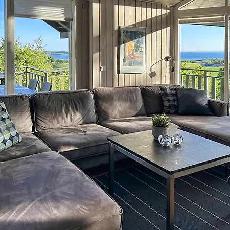 Three-bedroom In Knebel