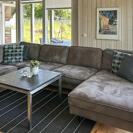 Three-bedroom In Knebel