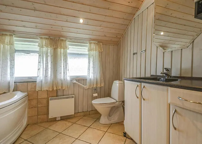 Three-bedroom In Dom wakacyjny Knebel